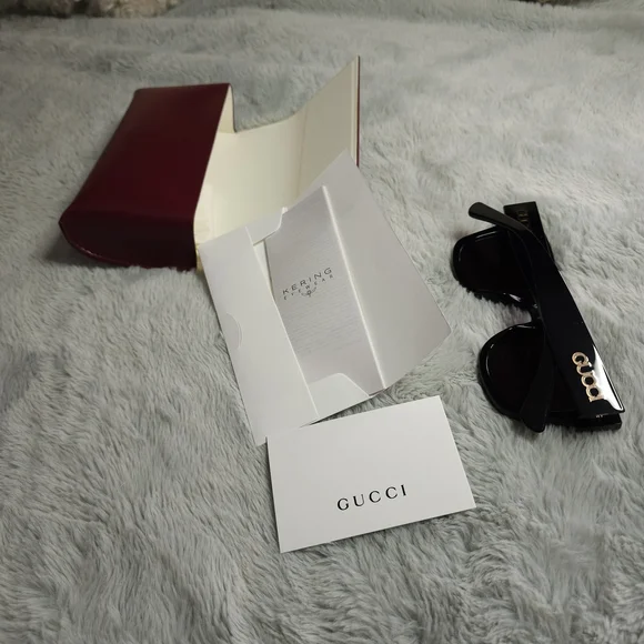 **Authentic**Gucci Butterfly Frame Sunglasses - Picture 11 of 12